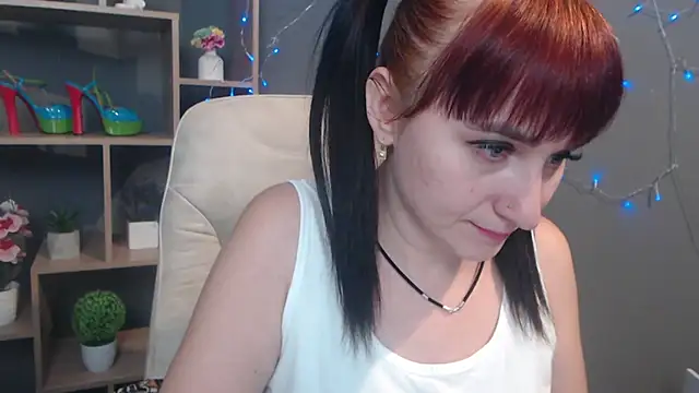 NinaFlawlees online show from 11.13.25