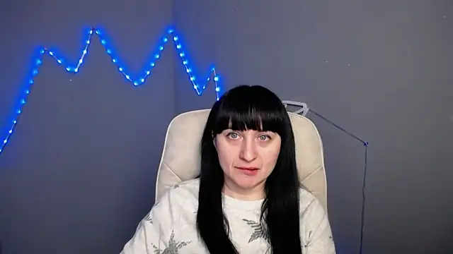 NinaFlawlees online show from 04.22.26