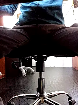 Snapshot of robinsan1010 chatting on 03.20.25 robinsan1010 online show from 03.20.25