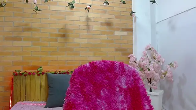 Snapshot of adriscute chatting on 06.06.26 adriscute online show from 06.06.26