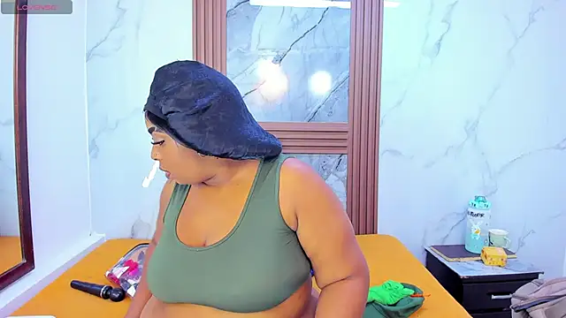 HannyMansonh online show from 10.22.25