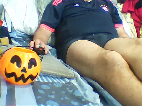 Snapshot of messi_syssy chatting on 10.27.25 messi syssy online show from 10.27.25