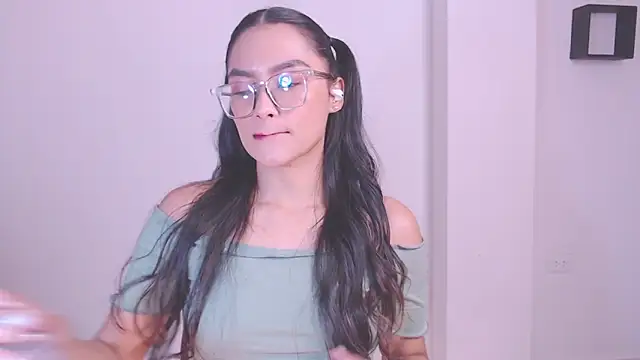 Snapshot of 1eve_rox chatting on 12.04.25 1eve rox online show from 12.04.25