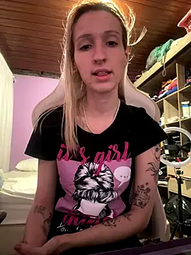 bunnydark00 online show from 12.19.25