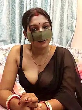 Snapshot of Queen_Dolly chatting on 03.18.25 Queen Dolly online show from 03.18.25