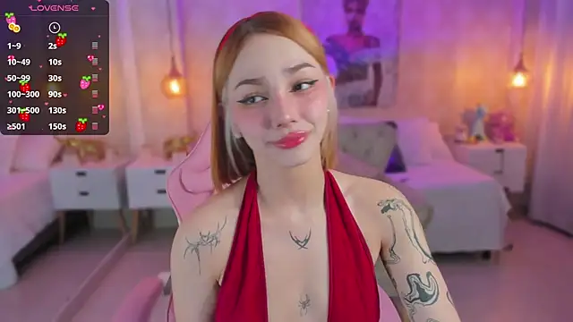 Snapshot of LITTLE-VIVI chatting on 12.14.24 LITTLE-VIVI online show from 12.14.24