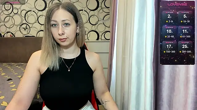 Snapshot of KristinaVegasss chatting on 02.17.25 KristinaVegasss online show from 02.17.25