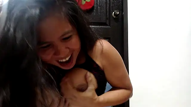 Snapshot of Vanessa3329 chatting on 11.24.25 Vanessa3329 online show from 11.24.25