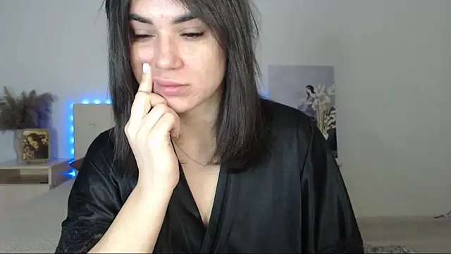 RoxannePure online show from 02.21.25