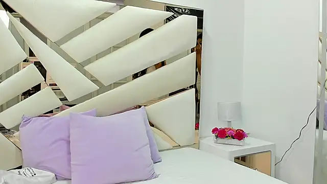 Snapshot of Naughty__Mom chatting on 03.11.25 Naughty Mom online show from 03.11.25