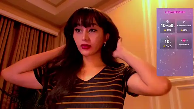 YOURCRISTINAS online show from 11.11.25