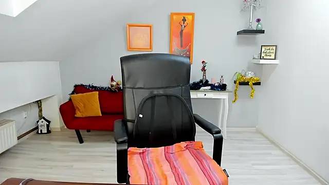 LollaGirl online show from 01.07.26