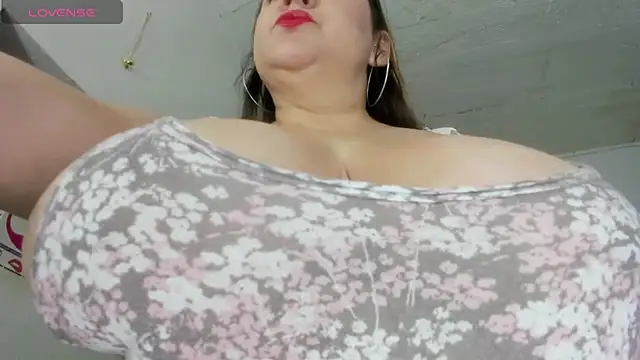 Snapshot of susy_bigboobs chatting on 04.16.26 susy bigboobs online show from 04.16.26