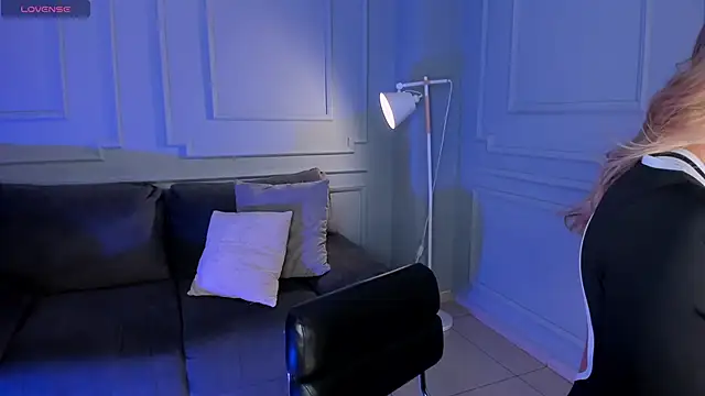 EveBensonX online show from 12.01.25