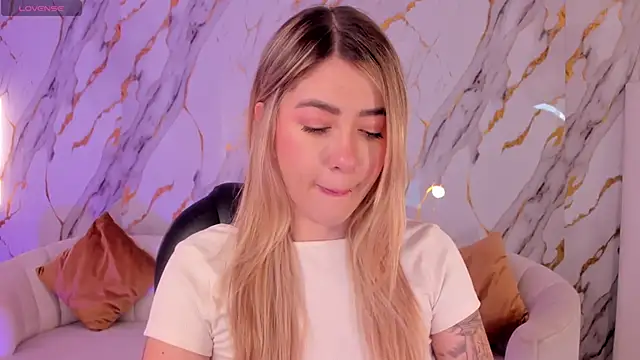 EveBensonX online show from 12.04.25