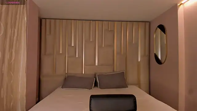 EveBensonX online show from 04.18.26