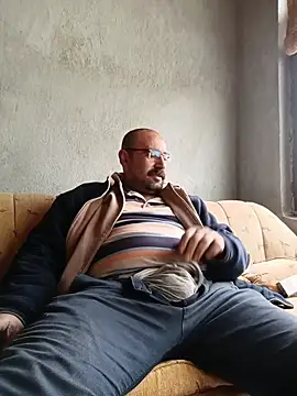 masculine bear daddy online show from 12.05.25