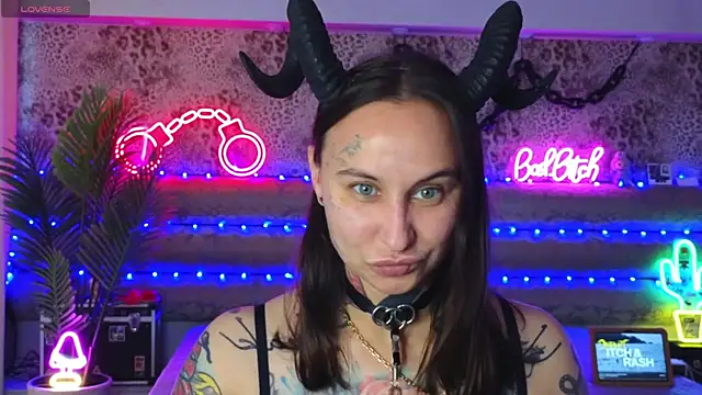 Cool Freak  online show from 06.06.26