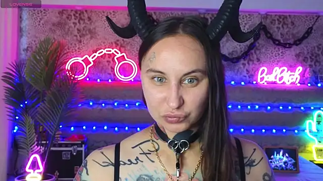 Snapshot of Cool_Freak_ chatting on 07.17.26 Cool Freak online show from 07.17.26