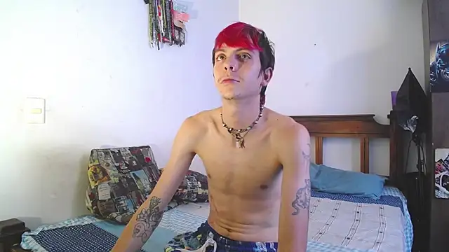 Snapshot of Twink_Temptation chatting on 11.19.25 Twink Temptation online show from 11.19.25