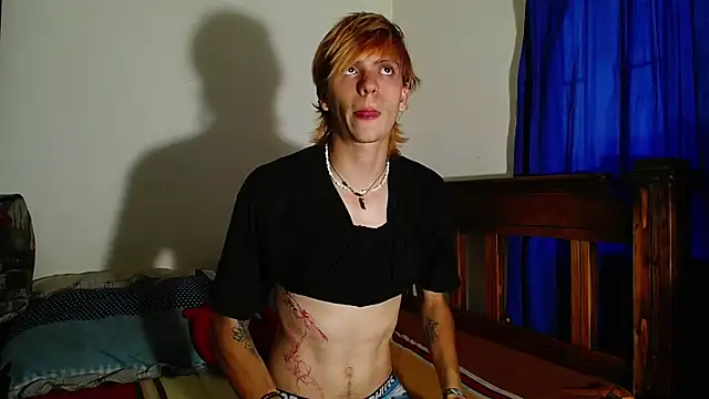 Snapshot of Twink_Temptation chatting on 04.10.26 Twink Temptation online show from 04.10.26