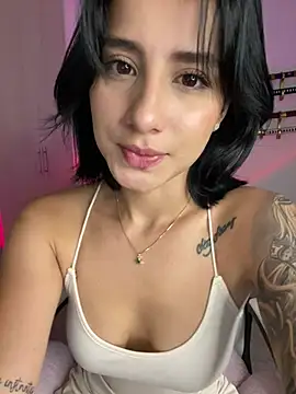 Snapshot of Ale_Lewis chatting on 01.22.25 Ale Lewis online show from 01.22.25