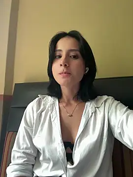 Snapshot of Ale_Lewis chatting on 02.15.25 Ale Lewis online show from 02.15.25