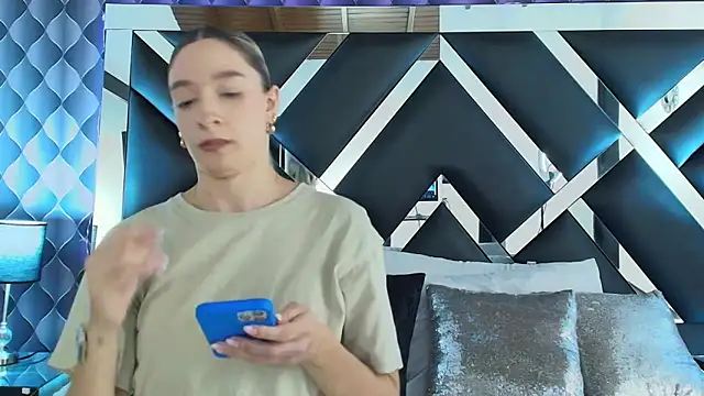 victoriaa lee  online show from 01.28.25