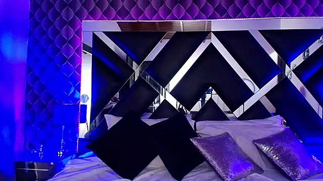 victoriaa lee  online show from 10.03.25