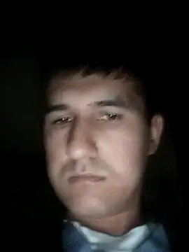 Snapshot of bobur4002 chatting on 12.15.25 bobur4002 online show from 12.15.25