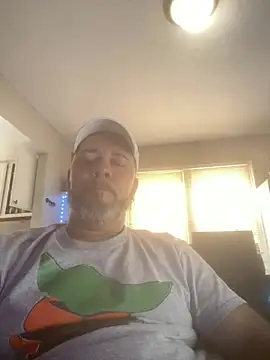 Snapshot of Cristian-Brayan chatting on 02.20.25 Cristian-Brayan online show from 02.20.25