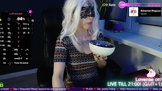 strawberry muffin online show from 01.14.25