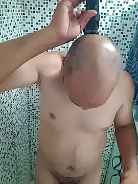 Snapshot of RobertoBuzios22 chatting on 01.21.25 RobertoBuzios22 online show from 01.21.25