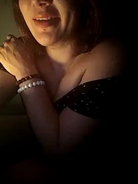 Snapshot of ROXOLANAA_SEXY chatting on 10.25.25 ROXOLANAA SEXY online show from 10.25.25