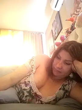 Snapshot of ROXOLANAA_SEXY chatting on 11.05.25 ROXOLANAA SEXY online show from 11.05.25