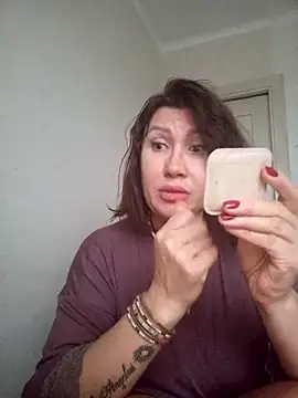 Snapshot of ROXOLANAA_SEXY chatting on 11.10.25 ROXOLANAA SEXY online show from 11.10.25