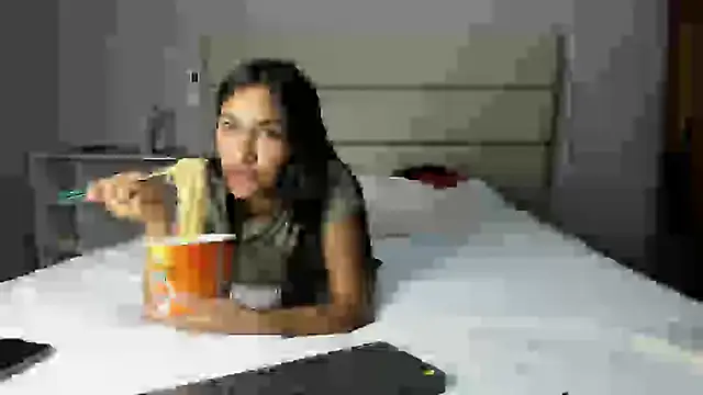 Aurora Vanir online show from 12.06.24