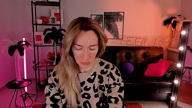 RebeccaMartinez online show from 01.23.25