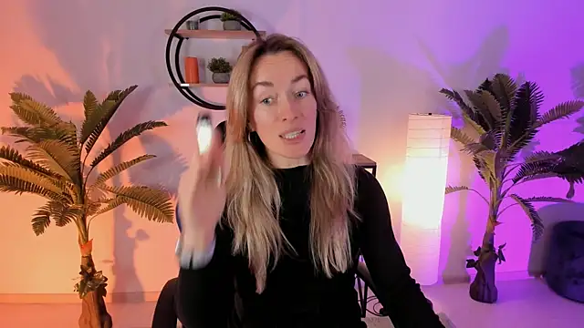 RebeccaMartinez online show from 01.31.25