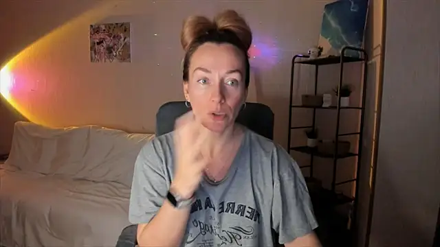 RebeccaMartinez online show from 11.08.25