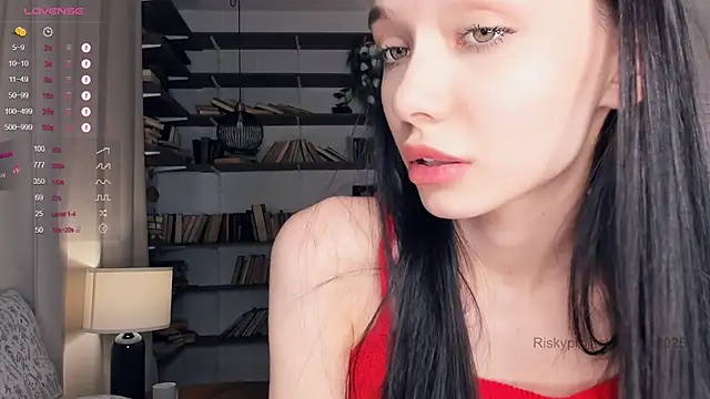 Snapshot of Riskyproject chatting on 02.28.25 Riskyproject online show from 02.28.25