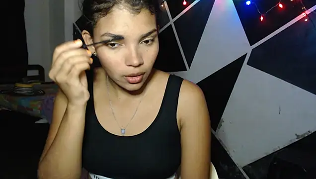 Snapshot of emilyharber chatting on 05.13.26 emilyharber online show from 05.13.26
