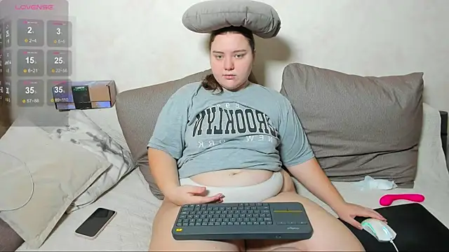 Snapshot of Comprom1se chatting on 01.10.25 Comprom1se online show from 01.10.25