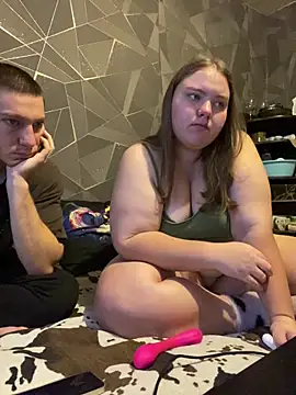 Snapshot of Comprom1se chatting on 09.28.25 Comprom1se online show from 09.28.25