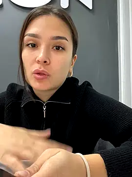 Snapshot of Sweet_Lollypop chatting on 10.18.25 Sweet Lollypop online show from 10.18.25