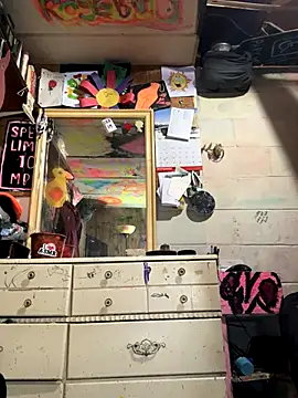 Snapshot of TrashleyRosebud chatting on 11.21.25 TrashleyRosebud online show from 11.21.25
