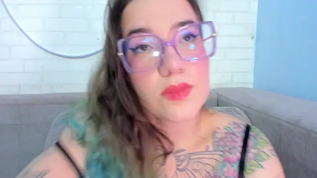 Snapshot of DEVA_BLUE_ chatting on 02.26.25 DEVA BLUE online show from 02.26.25