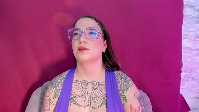 Snapshot of DEVA_BLUE_ chatting on 03.20.25 DEVA BLUE online show from 03.20.25