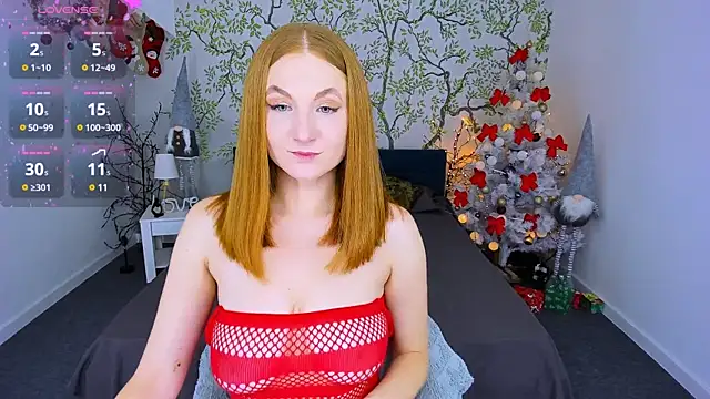 Snapshot of JeannieFox_ chatting on 12.28.24 JeannieFox online show from 12.28.24