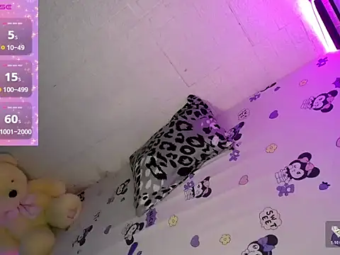 katie white online show from 10.19.25